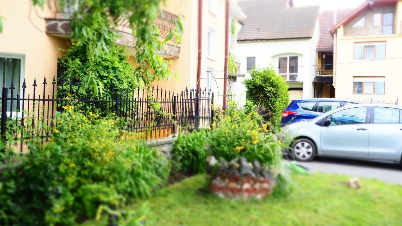 Willow&Pillow Apartments Sibiu Esterno foto