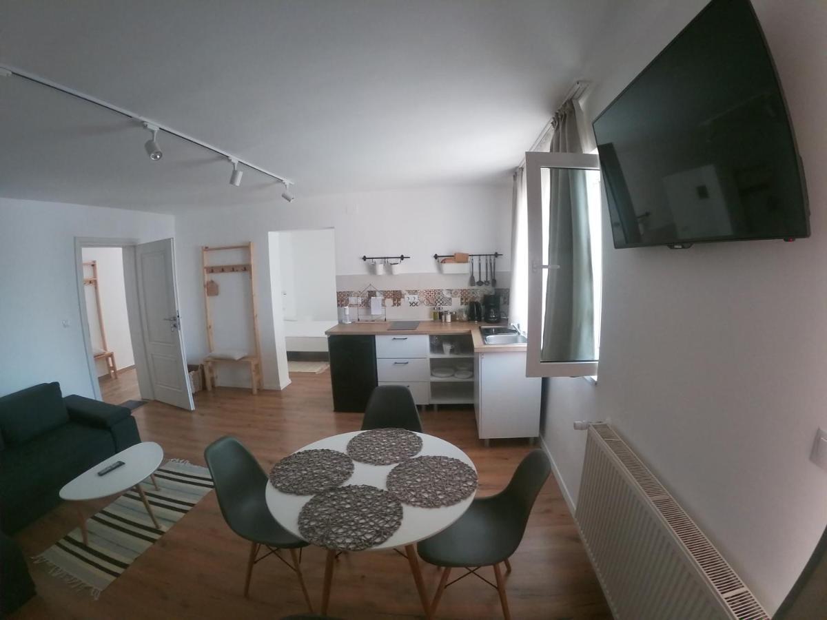 Willow&Pillow Apartments Sibiu Esterno foto